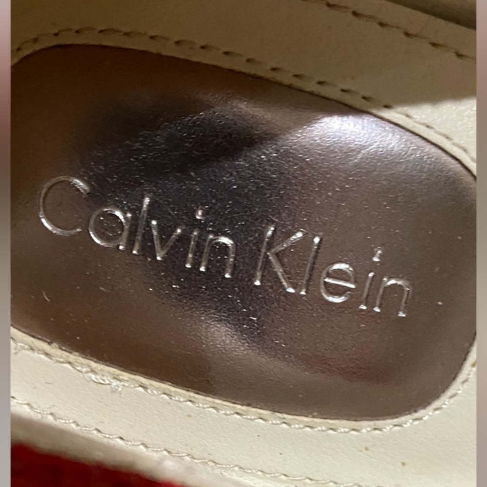 Calvin Klein - Picture 10 of 11